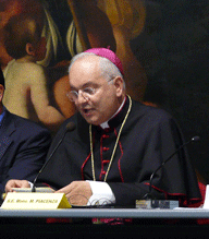 Архиепископ Мауро Пьяченца