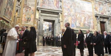 Папа Франциск выступил перед представителями аккредитованного при Ватикане дипломатического корпуса
