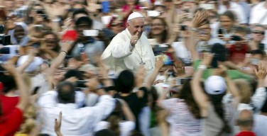 Рим «должен возродиться нравственно и духовно». Папа Франциск открыл симпозиум Римской епархии, посвященный семье