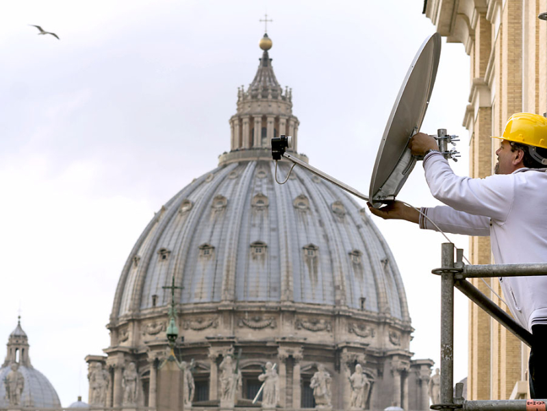 Папа Франциск учредил Секретариат по коммуникации, который объединит все ватиканские СМИ