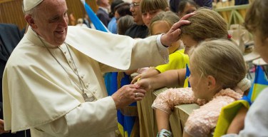 Украинские дети побывали на аудиенции у Папы Франциска