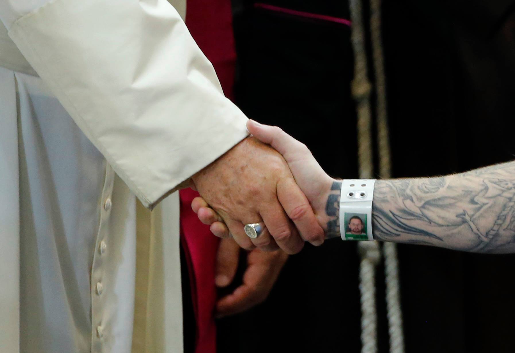 Папа Римский встретился с заключенными крупнейшей тюрьмы Филадельфии