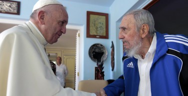Папа Римский встретился с Фиделем Кастро