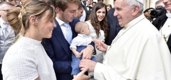 Папа: необходимо возобновить связь семьи с церковным сообществом