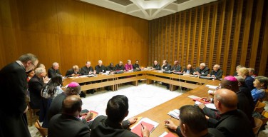 На Ассамблее Синода Епископов обсуждался вопрос о том, можно ли сегодня рукополагать женщин во священники и диаконы