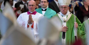 Ватикан: Синод по делам семьи завершил свою работу