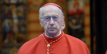 Папа Франциск навестил в больнице кардинала Эчегарая