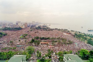 Манила. Всемирный день молодежи 1995 г. Папа Иоанн Павел II на вертолете