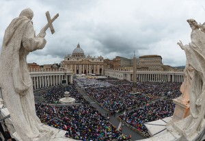 Месса канонизации Иоанна Павла II на площади Святого Петра. 27 апреля 2014 г.