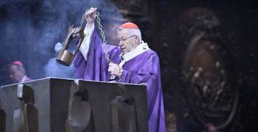 В Соборе Парижской Богоматери прошла Св. Месса по жертвам нападений