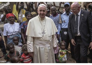 Папа Франциск в лагере беженцев