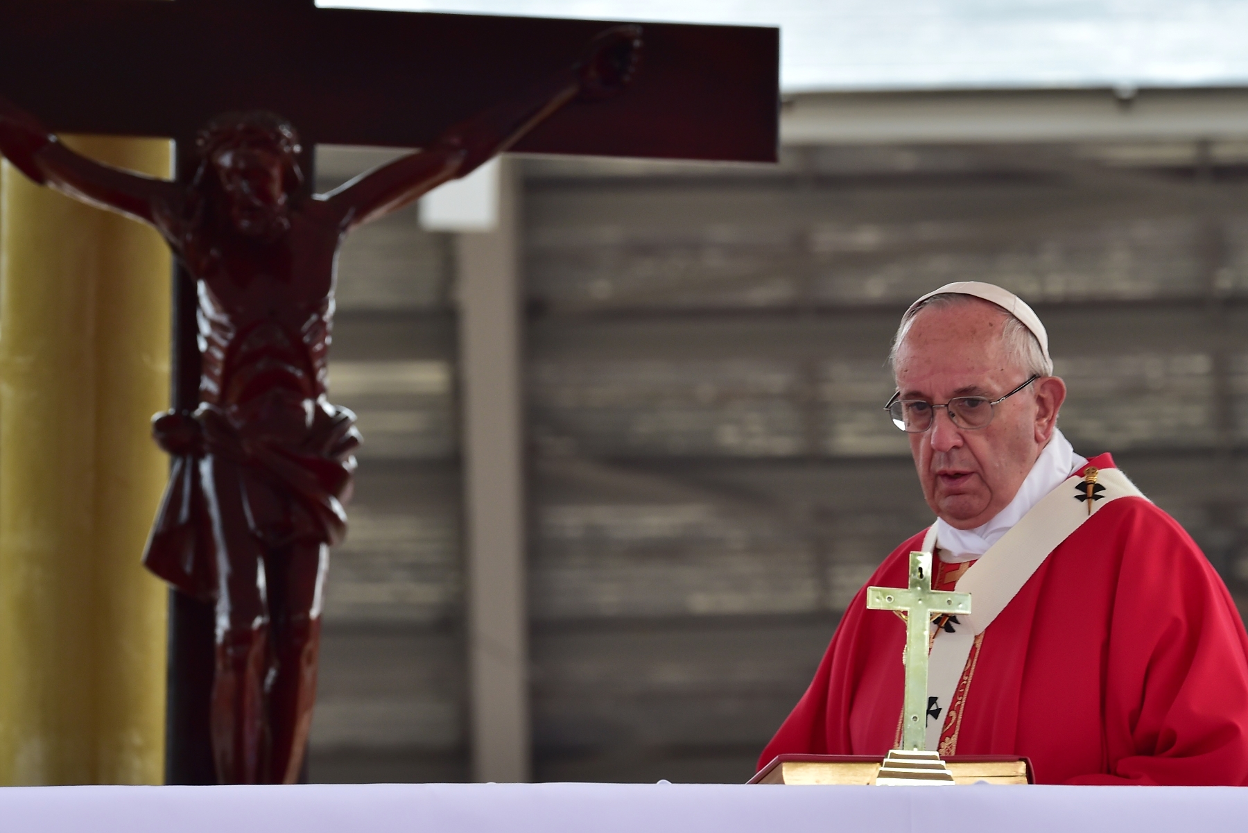 Второй день пребывания Папы в Уганде: под знаком мученичества и экуменизма (ФОТО)