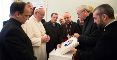 Папе Франциску представили Книгу Евангельских Чтений Юбилейного Года Милосердия