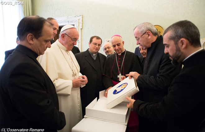 Папе Франциску представили Книгу Евангельских Чтений Юбилейного Года Милосердия