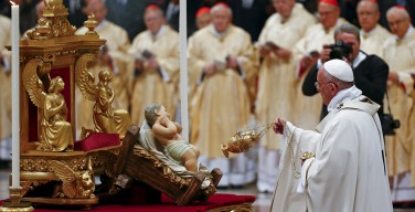 Рождество в Ватикане. Папа: Мы уже не одиноки. Прочь сомнения и страхи, ибо свет указывает нам путь
