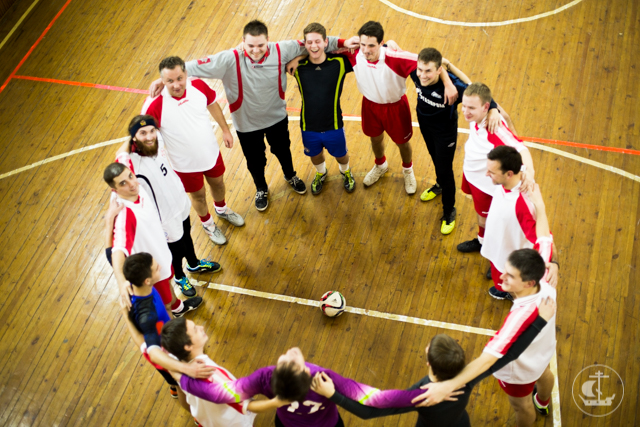 В Петербурге католические и православные семинаристы провели товарищеский футбольный матч