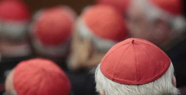 В 2016 г. 11 кардиналов переступят 80-летний рубеж и утратят права выборщиков