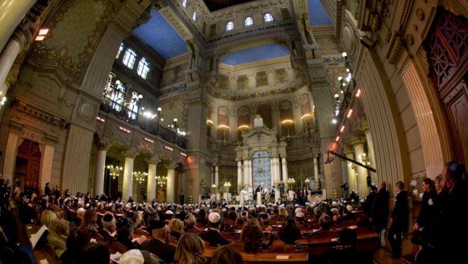Папа Франциск посетил римскую синагогу