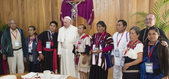 Папа в Мексике помолился у могилы епископа, которого враги называли «красным»