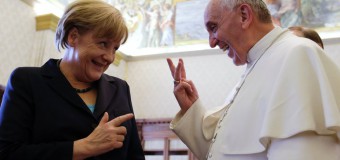 Представители Ватикана и правительства Германии опровергают информацию о звонке Ангелы Меркель Папе