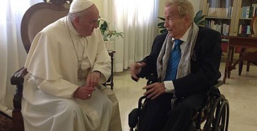 Папа встретился с итальянским режисером Франко Дзеффирелли