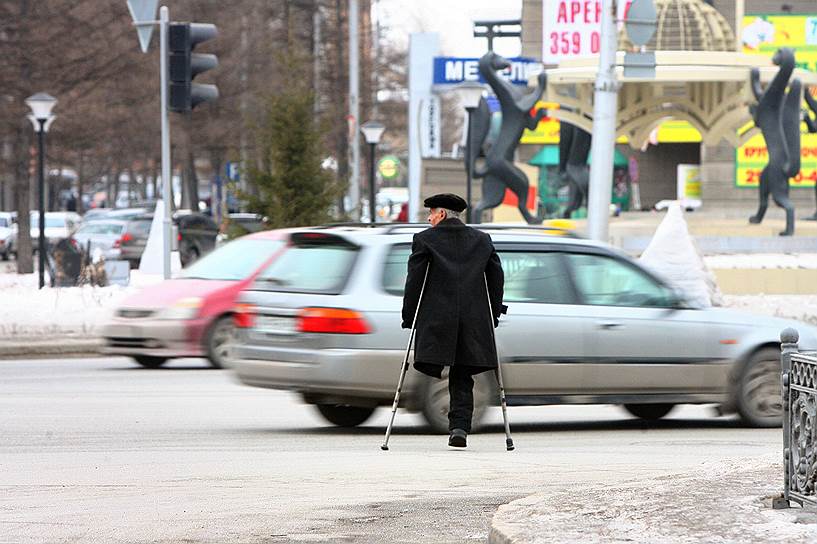 Полмиллиона инвалидов в России оказались без господдержки