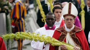Папа Франциск на процессии Пальмового воскресенья в Риме
