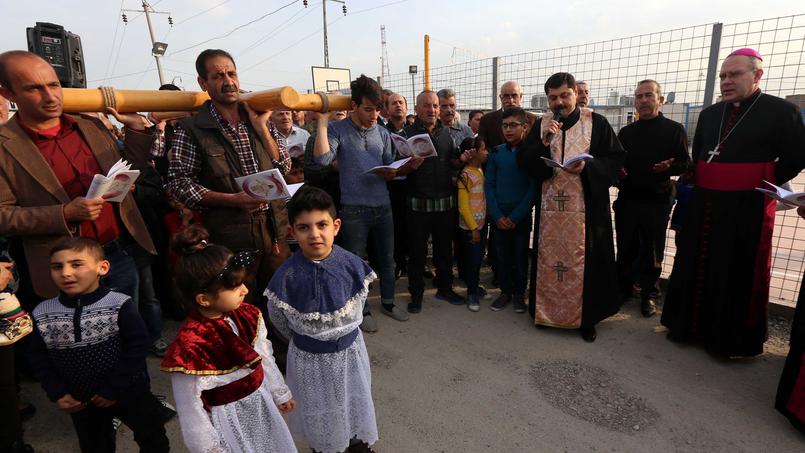 Папа Франциск передал подарки христианам Ирака