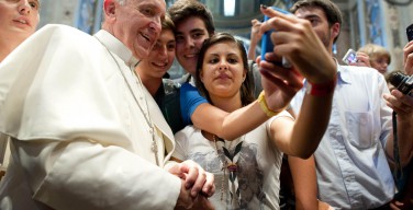Папа Франциск заведет собственный аккаунт в Instagram