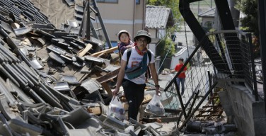 Десятки человек погибли, тысячи ранены в результате землетрясений в Японии