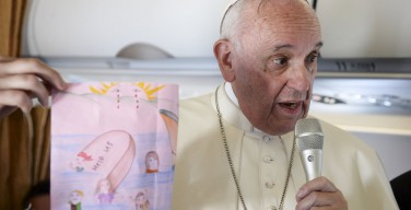 Папа Франциск назвал главной целью своего визита на Лесбос желание привлечь внимание мира к миграционному кризису