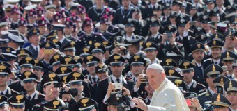 Папа — военнослужащим: «Будьте строителями мостов и сеятелями мира»