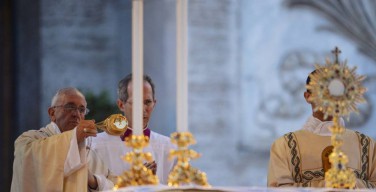 Папа: Евхаристия – повседневная пища, которая укрепляет веру и братство
