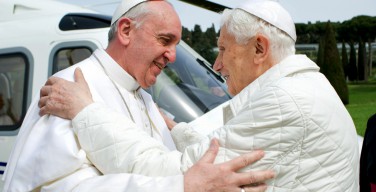 Бенедикт XVI отпразднует 65 лет священства вместе с Папой Франциском