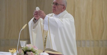 Папа: настоящий христианин призван служить в радости