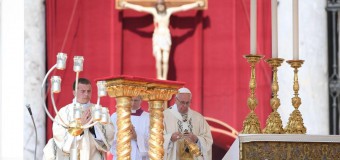 Месса канонизации двух новых святых на площади Св. Петра