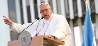 Папа Франциск раскритиковал ситуацию с оборотом оружия в мире после трагедии в Орландо