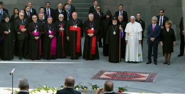 Папа Франциск воздал дань памяти жертвам Мец Егерн в Цицернакаберде