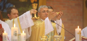 Духовенство и верные поздравили Владыку Иосифа Верта с 25-летием епископской хиротонии