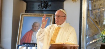 Папа возглавил Евхаристию во Дворце краковских епископов