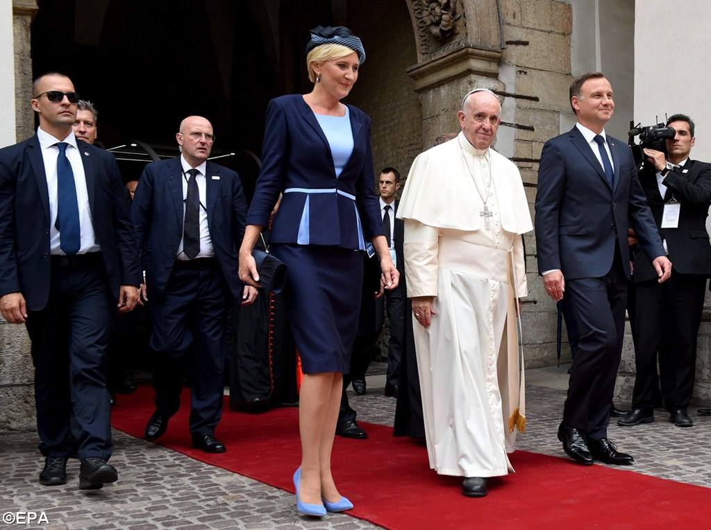 Папа Франциск поприветствовал поляков в Вавеле