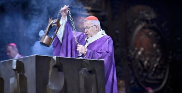 Архиепископ Парижа: миру настало время сделать выбор между культом смерти и жизнью