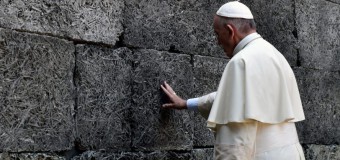 Папа Франциск посетил бывший концлагерь в Освенциме