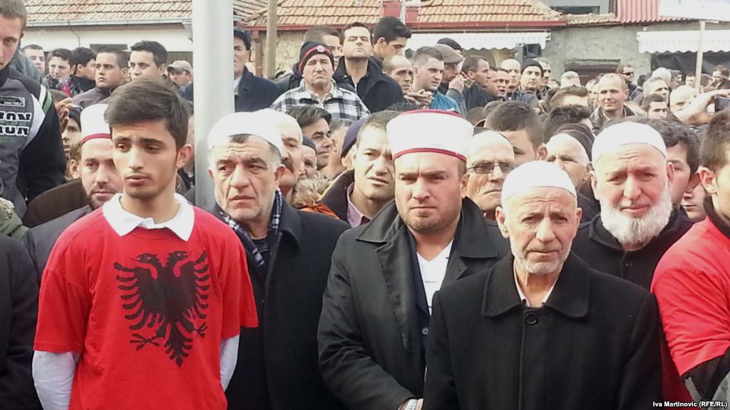 Косовские албанцы не позволили христианам провести Литургию на руинах церкви
