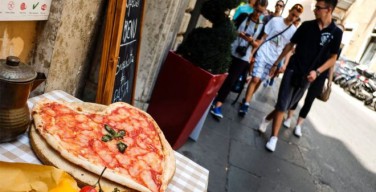 В Италии законодательно стимулируют жертвовать, а не выбрасывать еду