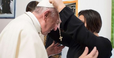 «Пятница милосердия»: Папа посетил бывших подневольных проституток (+ ФОТО)