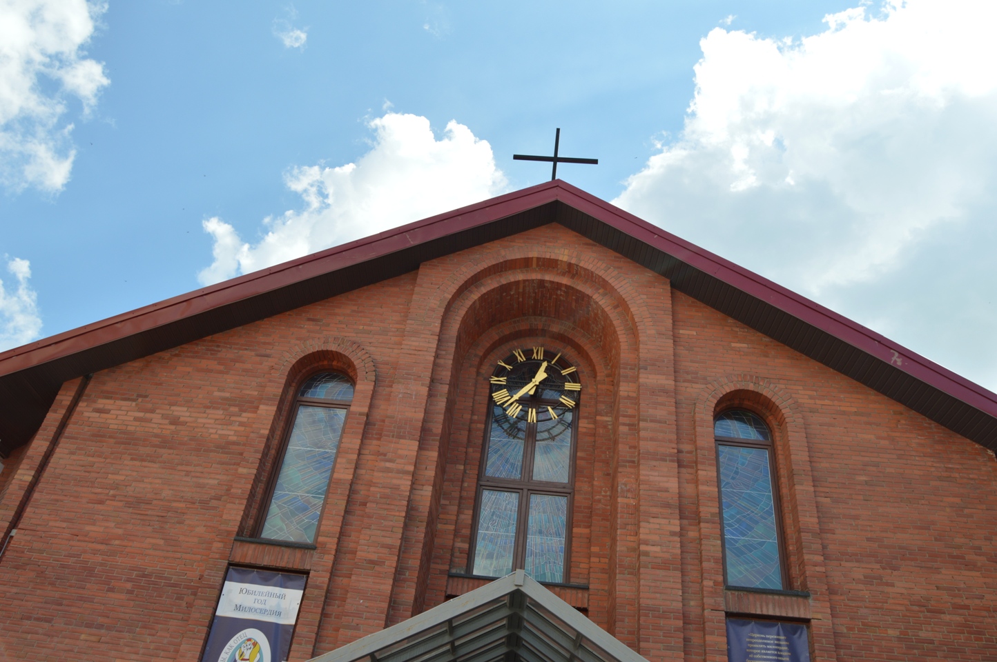 10 августа — годовщина освящения Кафедрального собора Преображения Господня в Новосибирске