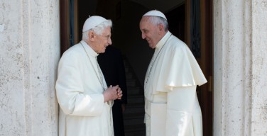 Папа Бенедикт XVI рассказал о своих отношениях с преемником на престоле святого Петра и объяснил, почему он ушёл на покой
