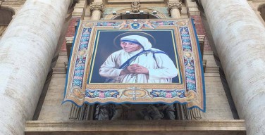 Мать Тереза из Калькутты провозглашена святой Католической Церкви