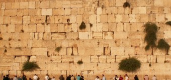 Почта Израиля доставила к Стене плача письма, адресованные Богу